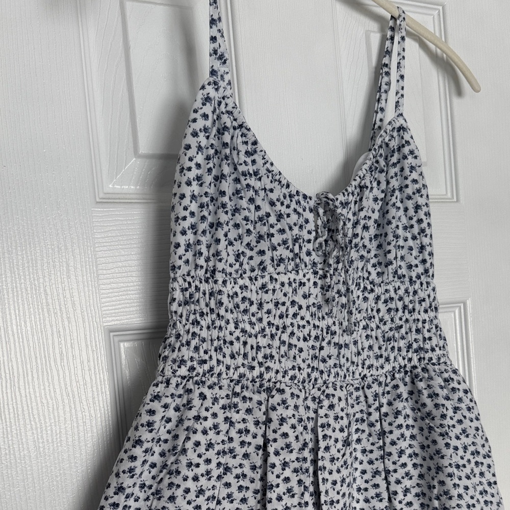 Hollister Floral Romper - Picture 11 of 15